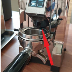 Verbesserungen an der Eureka Mignon: Siebträgerhalter und Kaffeetrichter