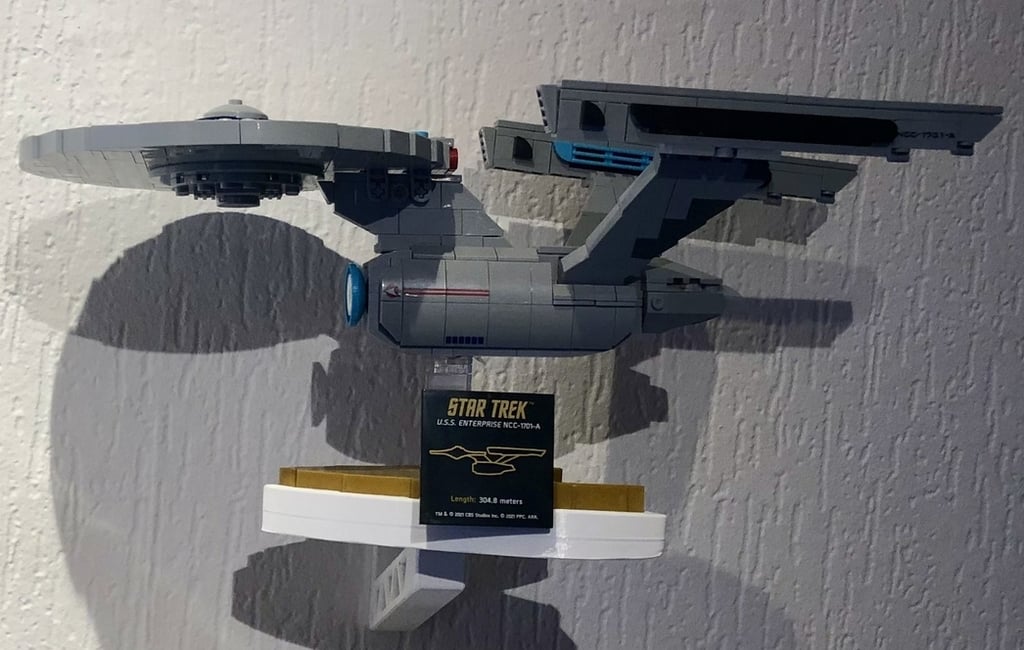 Wandhalterung für BlueBrixx Star Trek Modelle