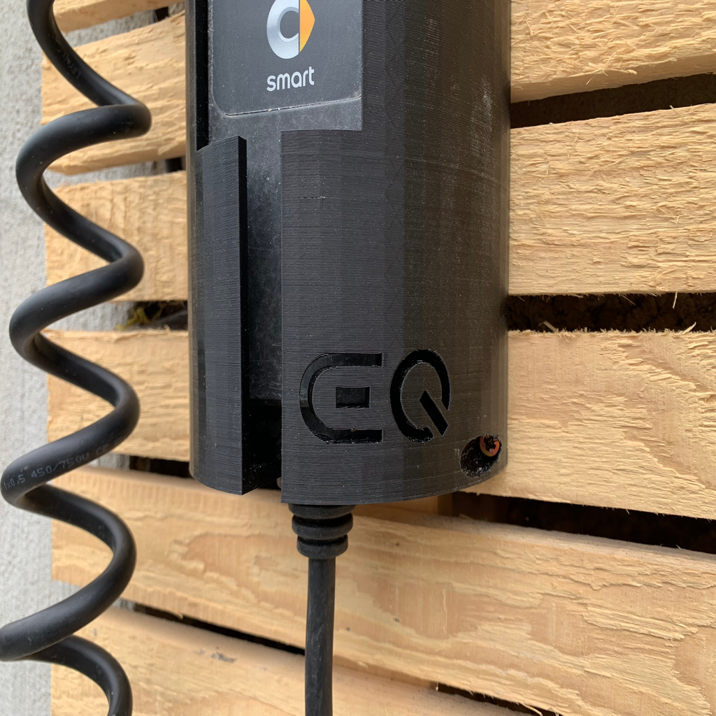 Ladekabelhalter für Smart EQ – Praktisch und funktional