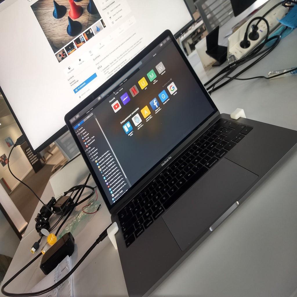 MacBook Pro 13 2019 Ständer/Dockingstation