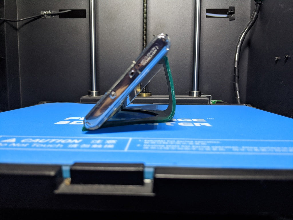 Ständer für Samsung Note 10+ im Querformat