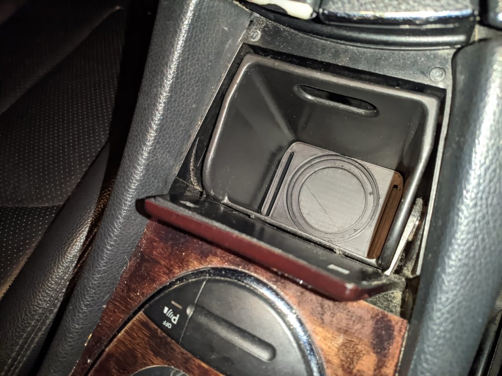 Getränkehalter für Mercedes W211