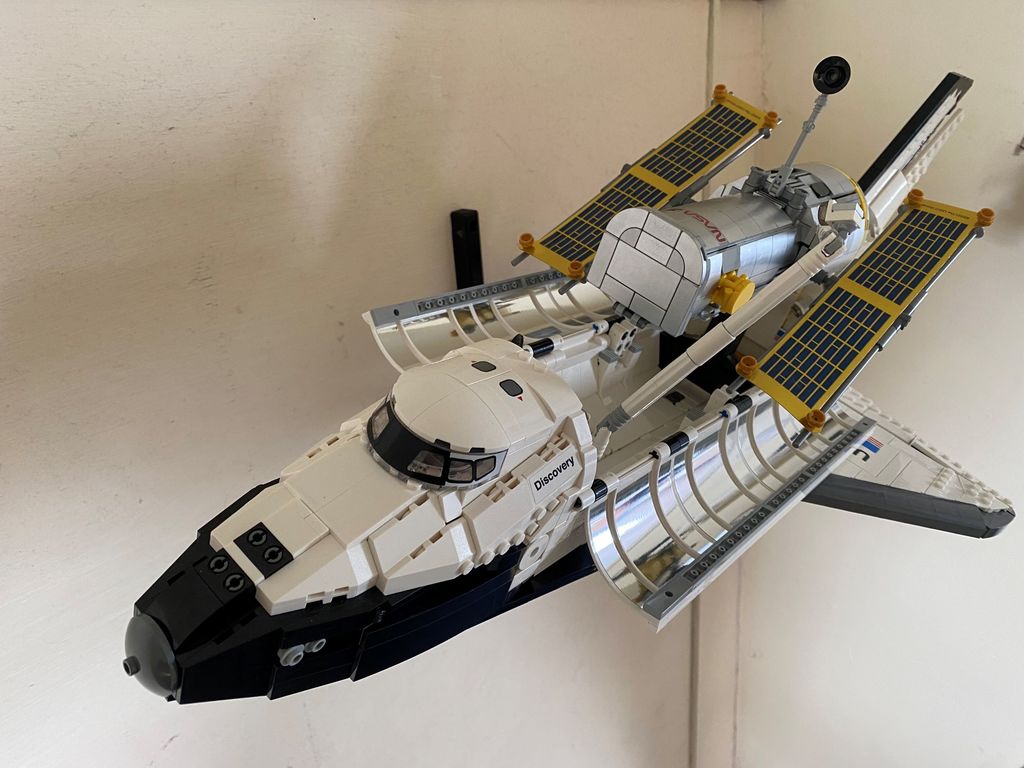 Vægmontering til LEGO Shuttle Discovery 10283