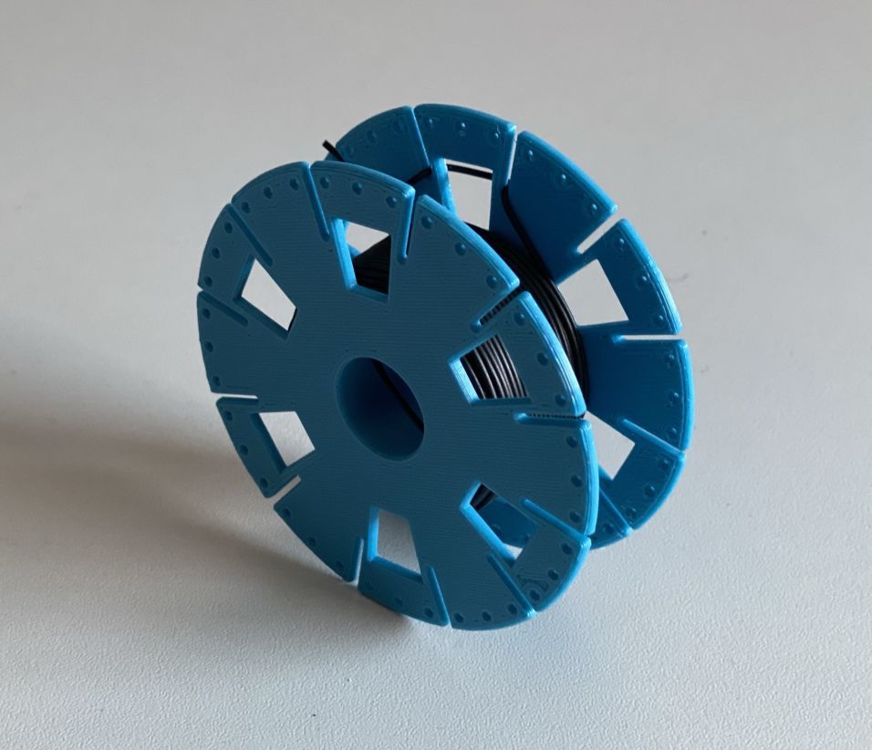 Kleine Spule für 1-mm-Gummiarbeiten