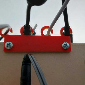 Schreibtisch-Kabelhalter - Organisieren Sie Ihre Kabel Effizient