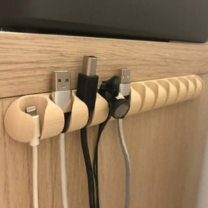 Universeller Kabelhalter für USB und andere Kabel