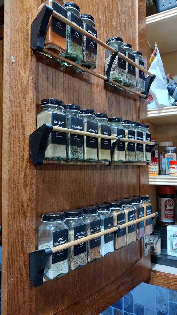 Schrankmontierte Gewürzschublade