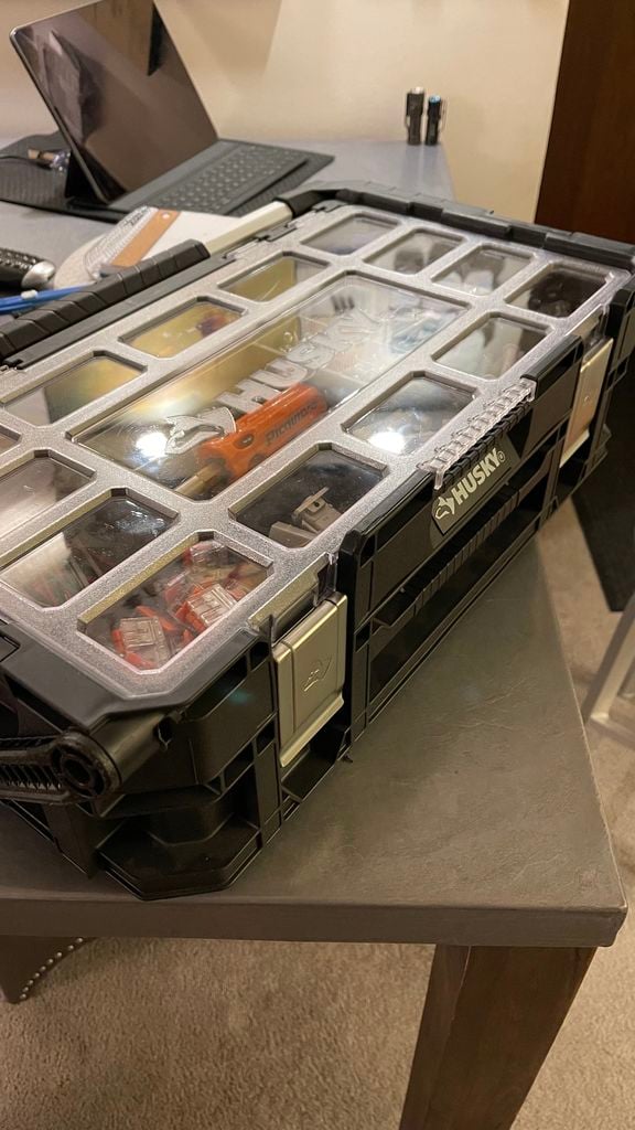 Tilpasset Stabelbar Bakke til Husky 22 Tommer Organizer