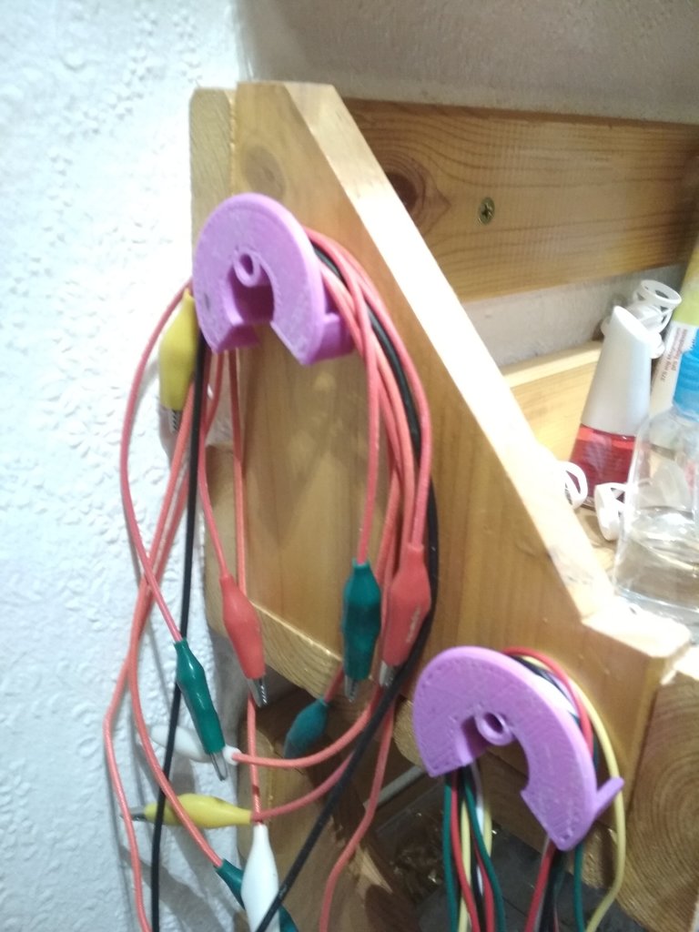 Kabelorganisator / Aufhänger