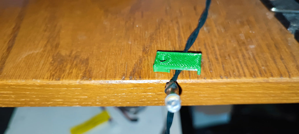 LED-Streifen und Kabelhalter