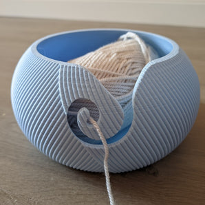 Garnschale in Form eines klassischen Garnknäuels