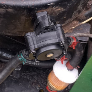 John Deere 111 Halterung für Aftermarket-Kraftstoffpumpe