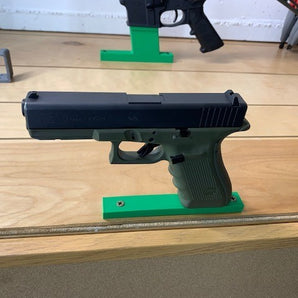 Glock 17 Wandhalterung mit Verriegelungsmechanismus