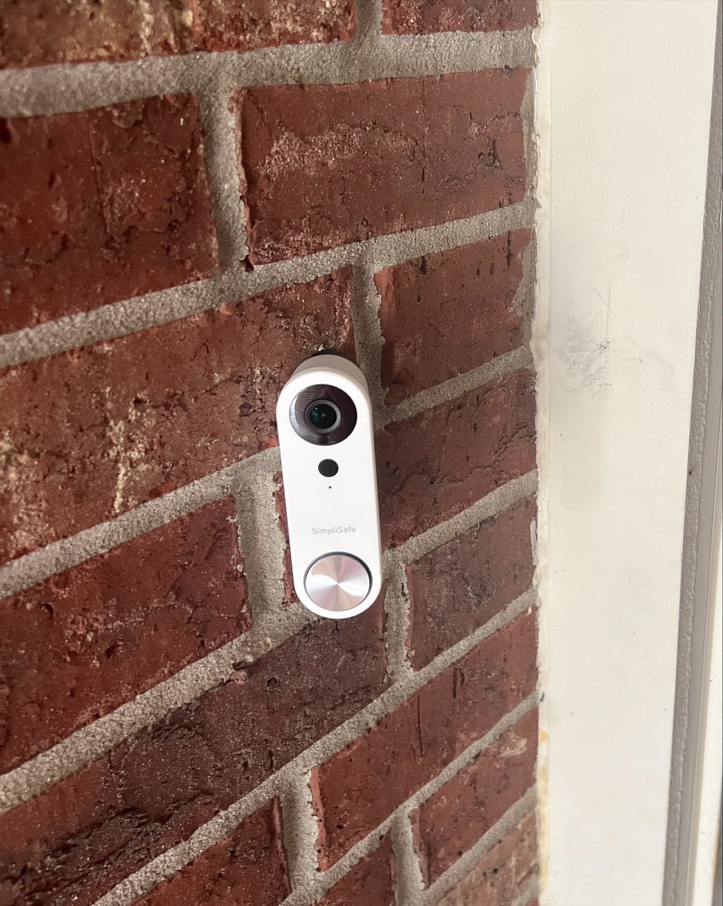 Simplisafe Türklingel 45°-Winkelhalterung für optimale Sicht
