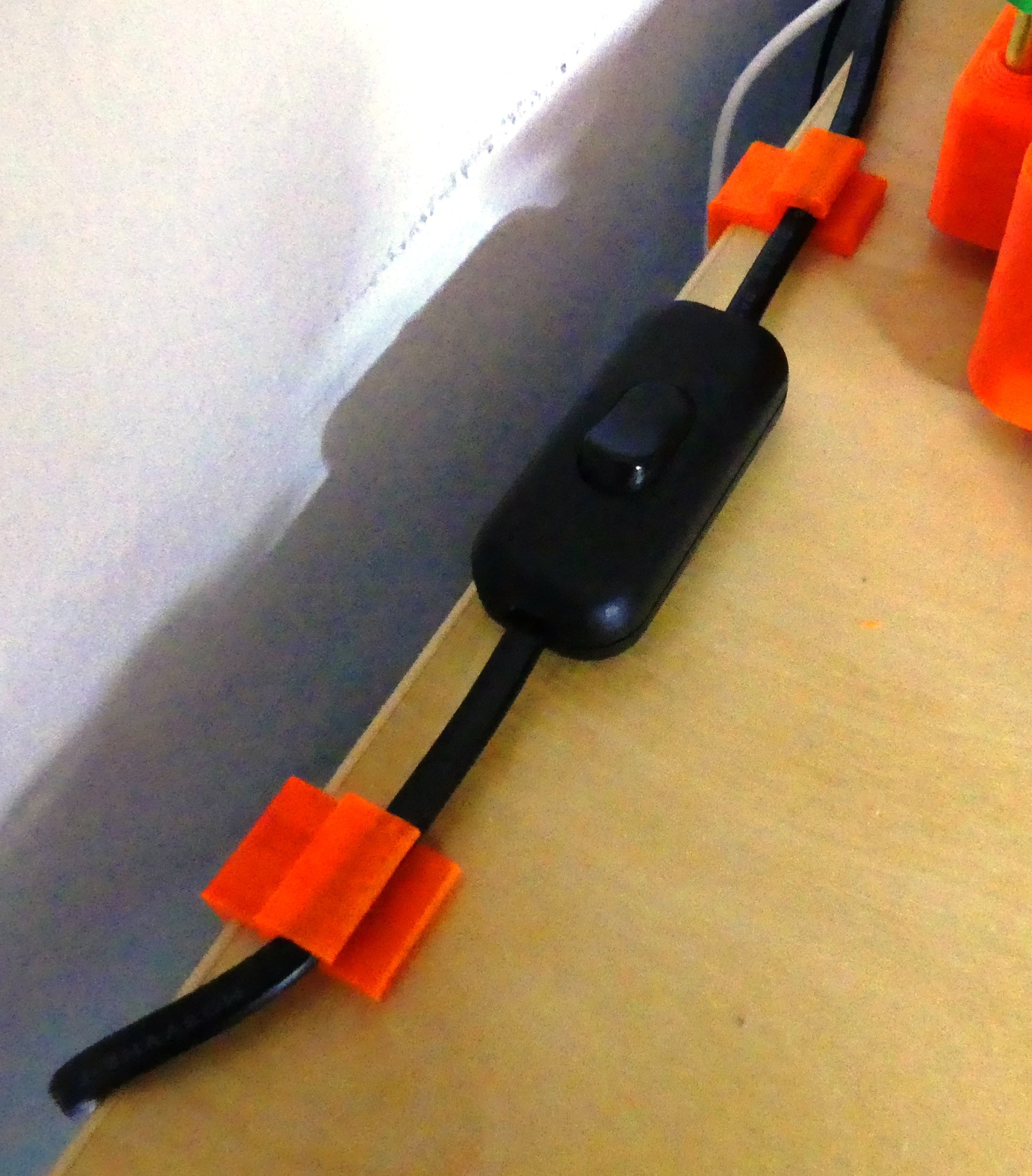 Kabelclip für IKEA Schreibtisch