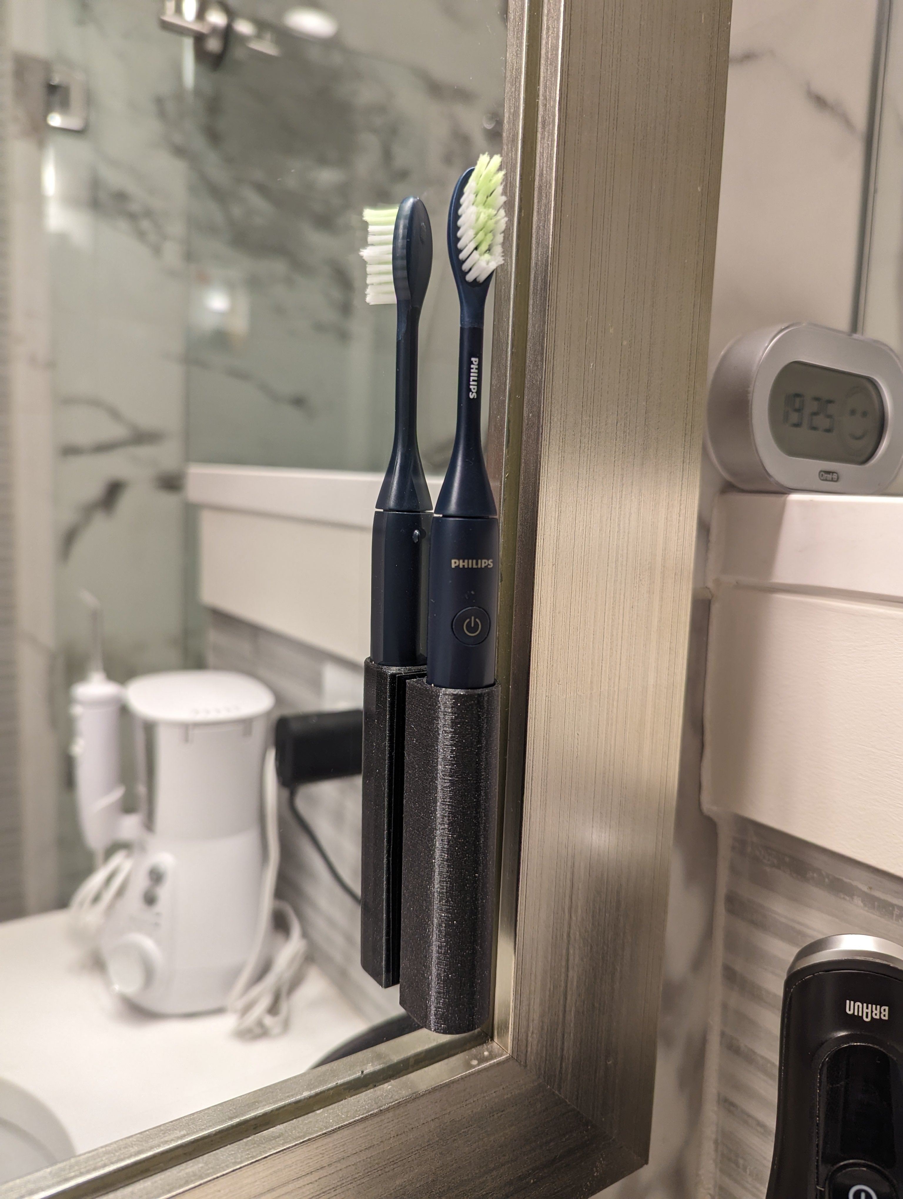 Spiegelmontierter Zahnbürstenhalter für Philips One Sonicare