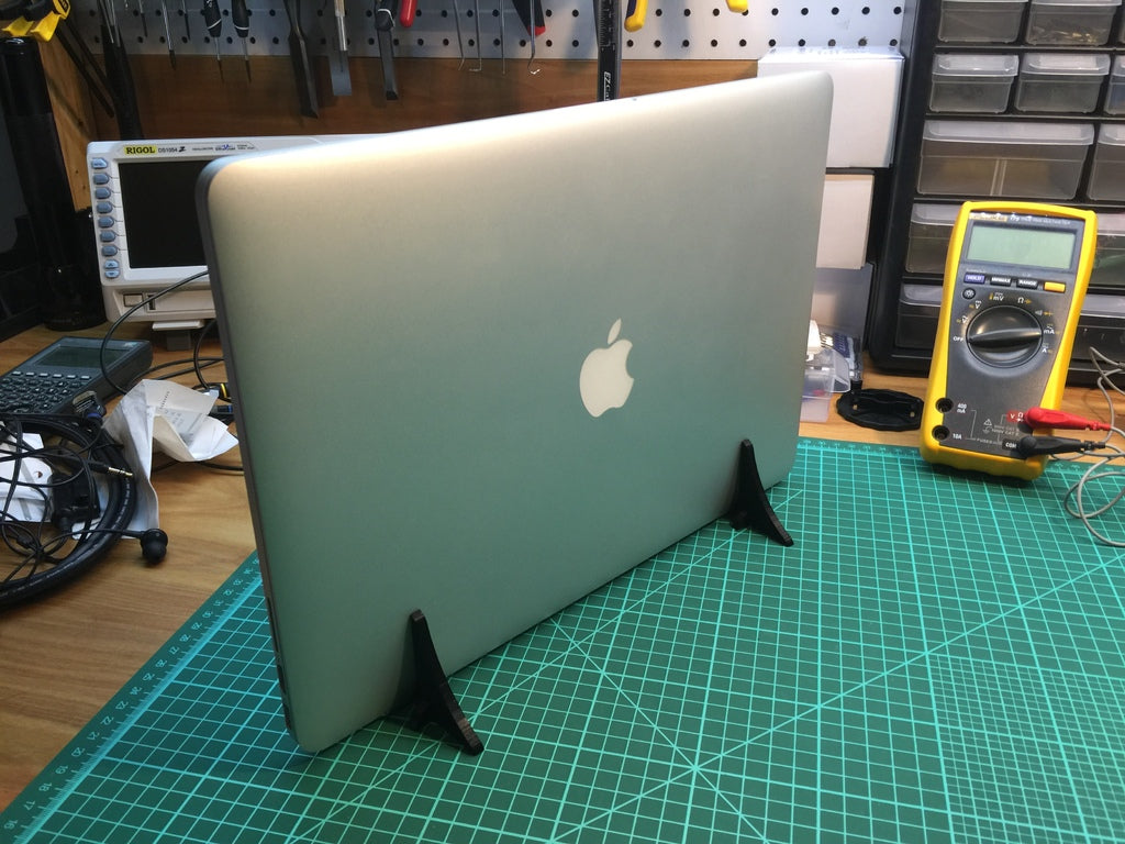 Vertikaler Ständer für MacBook Pro 15" Retina