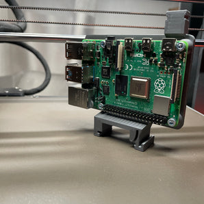 Raspberry Pi 4 / Pi 5 Hutschienenhalter mit M3 Nietmuttern