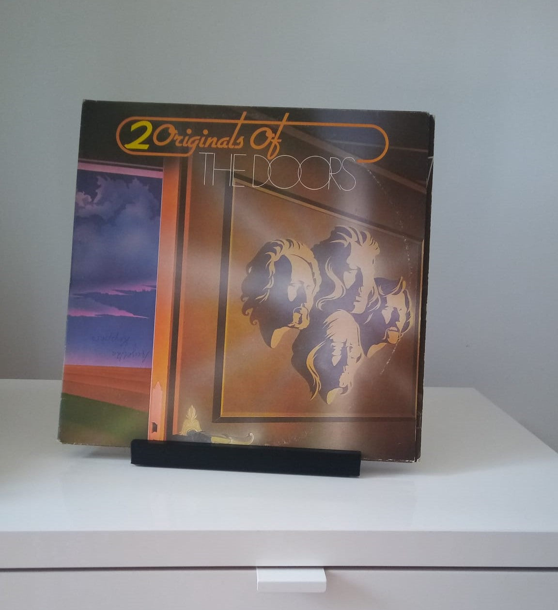 Minimalistisk Vinylpladestativ – Perfekt til Dine LP'er