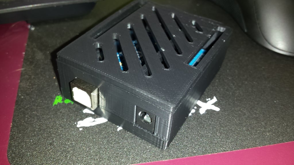 Einfache und funktionale Box für Arduino Uno und Ethernet