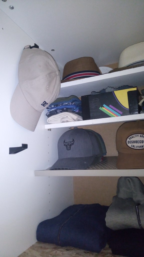 Universelle Wandhalterung für Recurve- oder Compoundbögen und Snapback Cap Edge