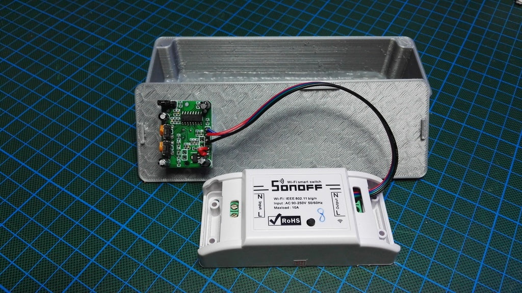 Wandschrank für Sonoff Basic mit PIR-Sensor