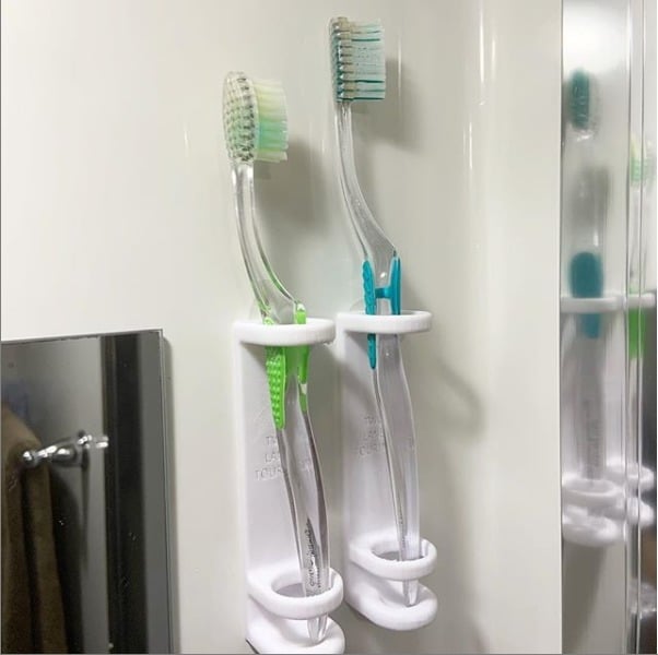 Einfach zu installierender Zahnbürstenhalter