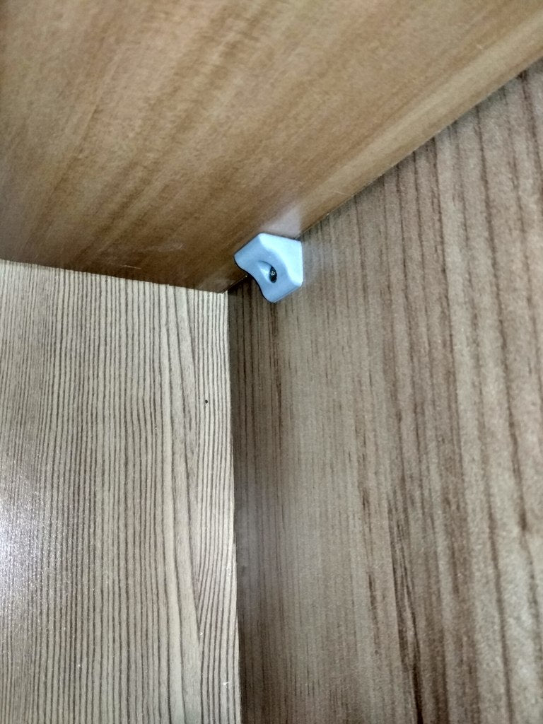 Einfache Regalhalterungen für IKEA-Möbel