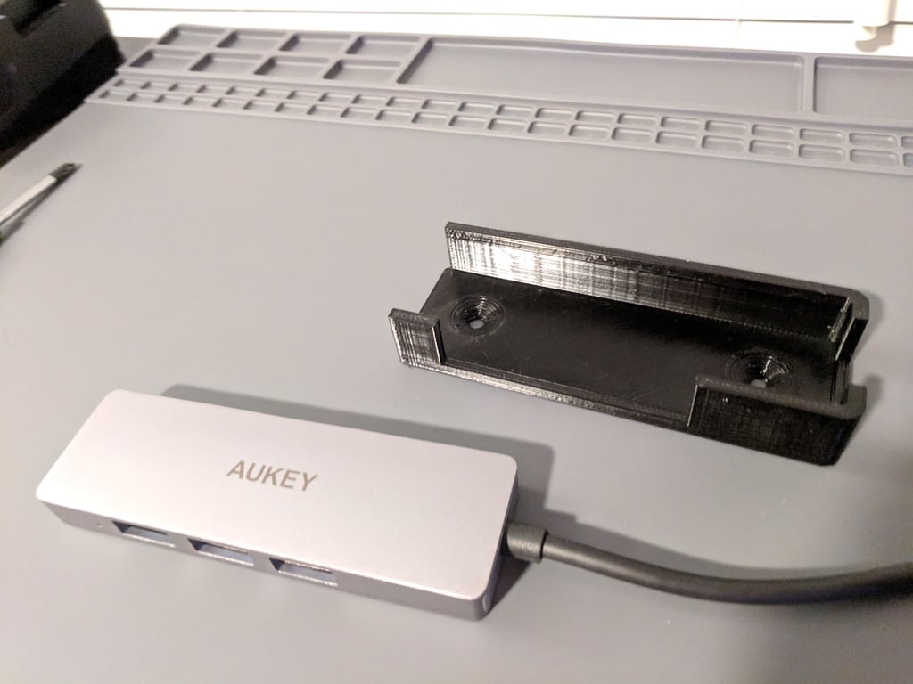 Aukey CB-H36 USB-Hub-Montage für den Schreibtisch