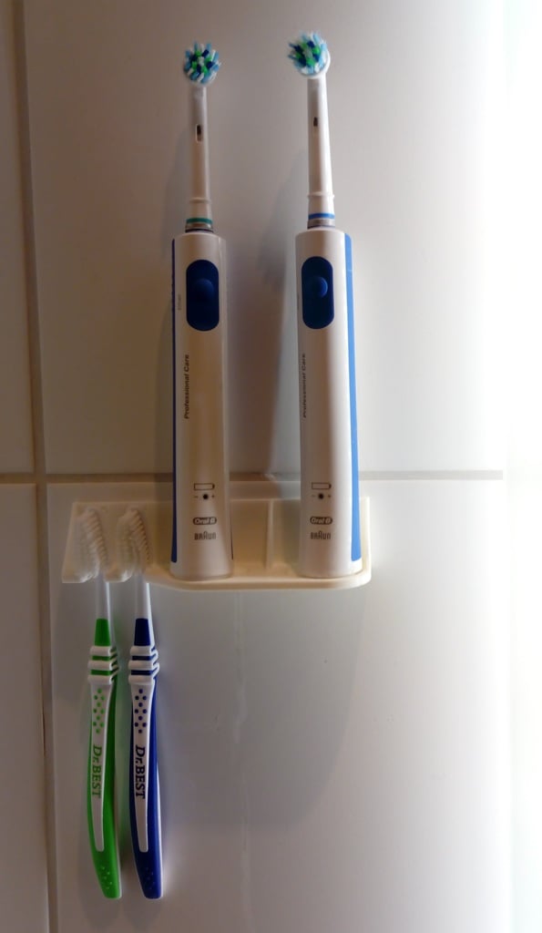 Schraubenloser Zahnbürstenhalter für verschiedene Bürstentypen