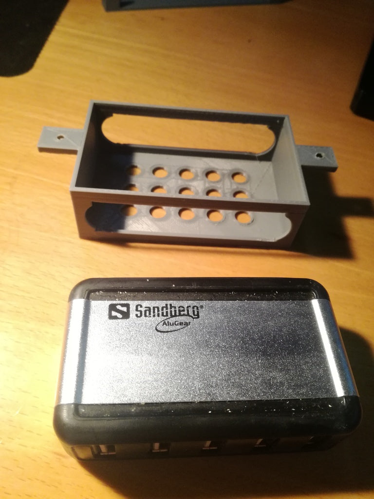 Sanberg USB-Hub zur Wand- und Tischmontage