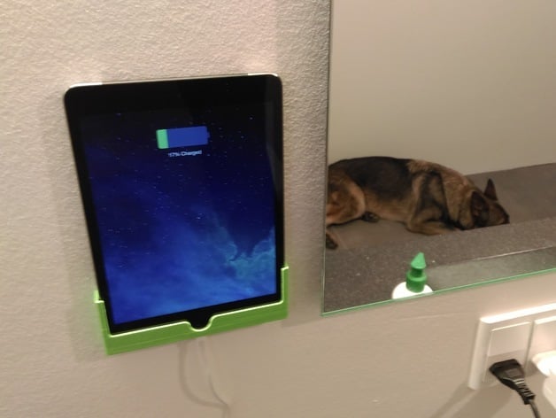 iPad Mini-Wandhalterung mit Abdeckung und Ladekabel
