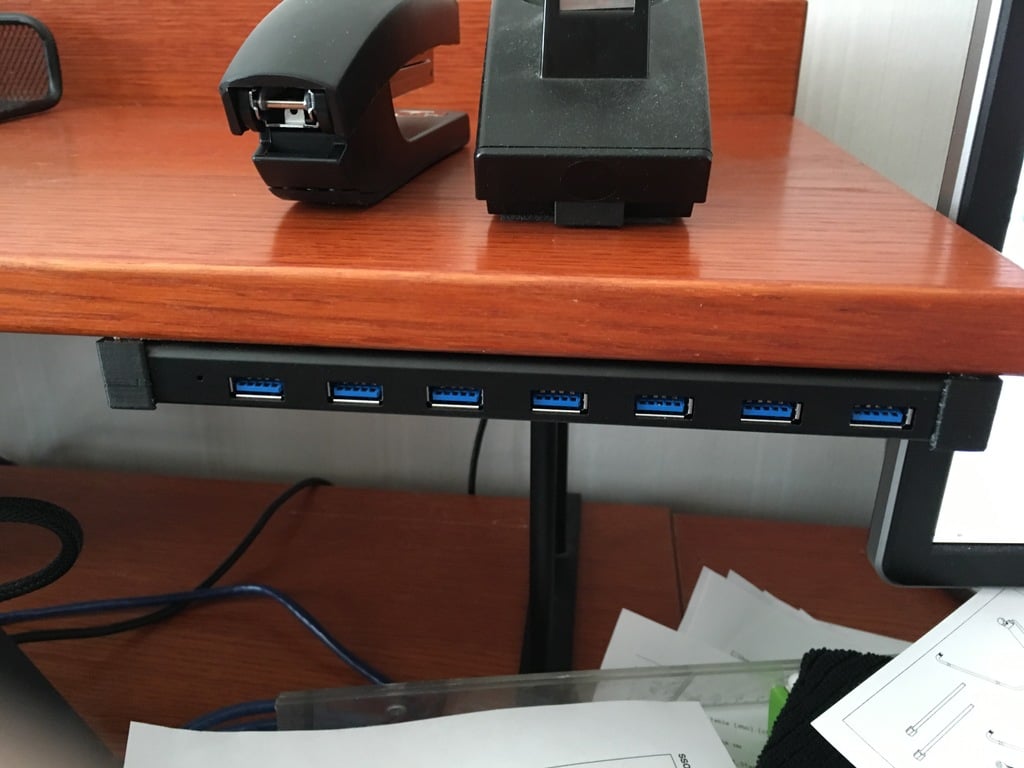 Deltaco USB-Hub-Halterung zur Montage unter dem Schreibtisch