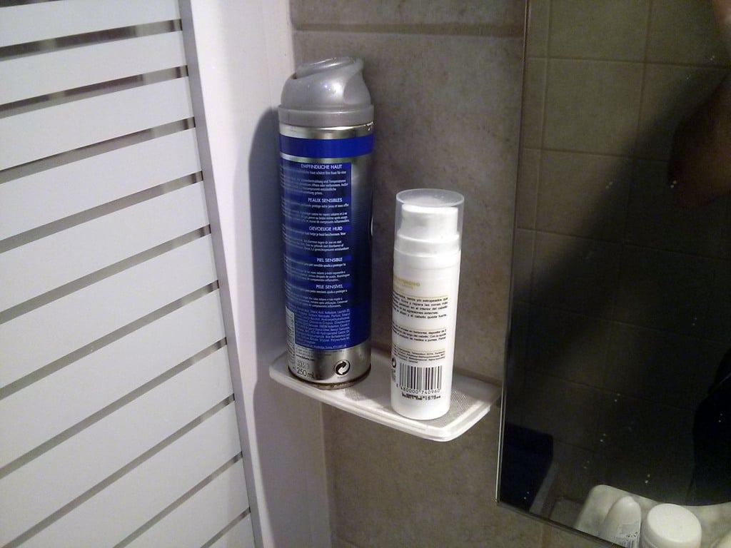 Badezimmerregal mit transparentem Tablett