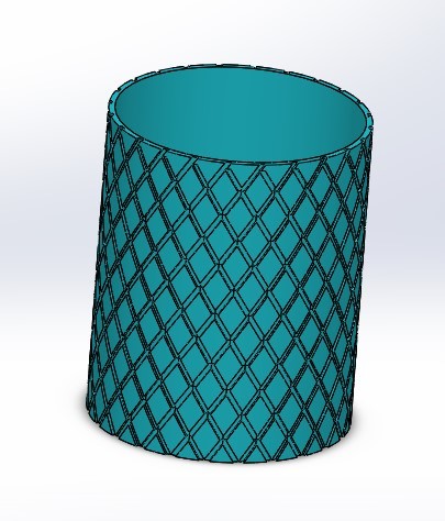 Multifunktionales Federmäppchen/Vase/Organizer mit Spiralgravur, 82 x 102 mm