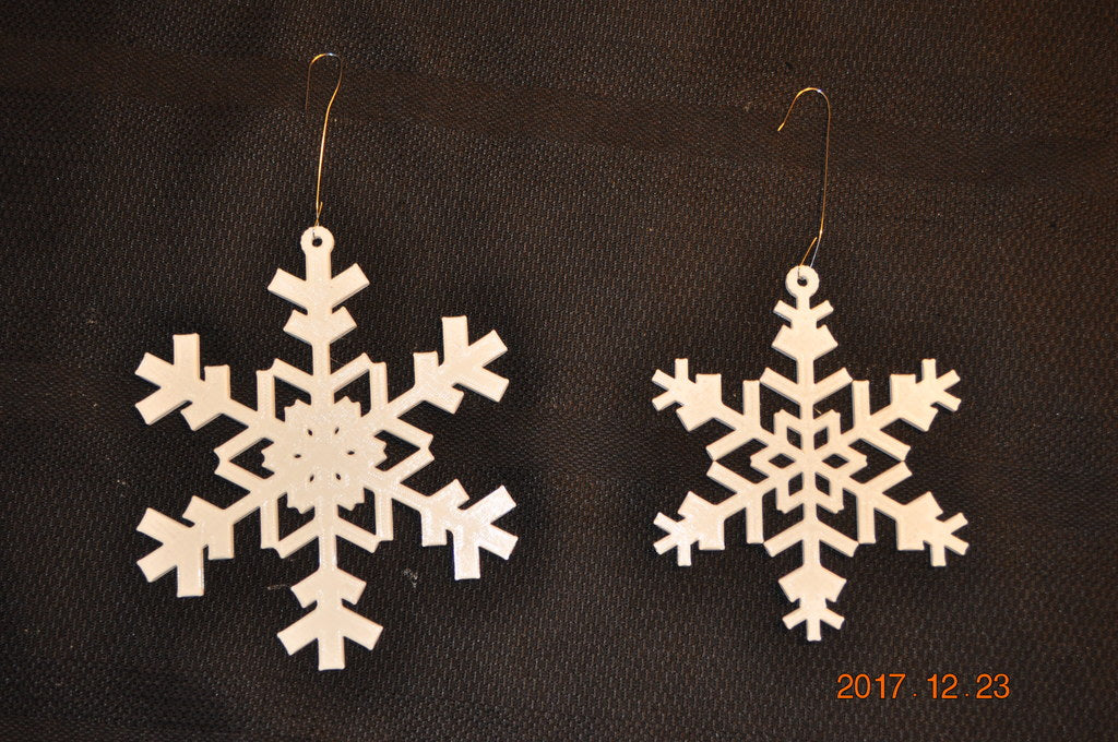 Zufälliger Schneeflockengenerator v11, Ornamente und Ohrringe