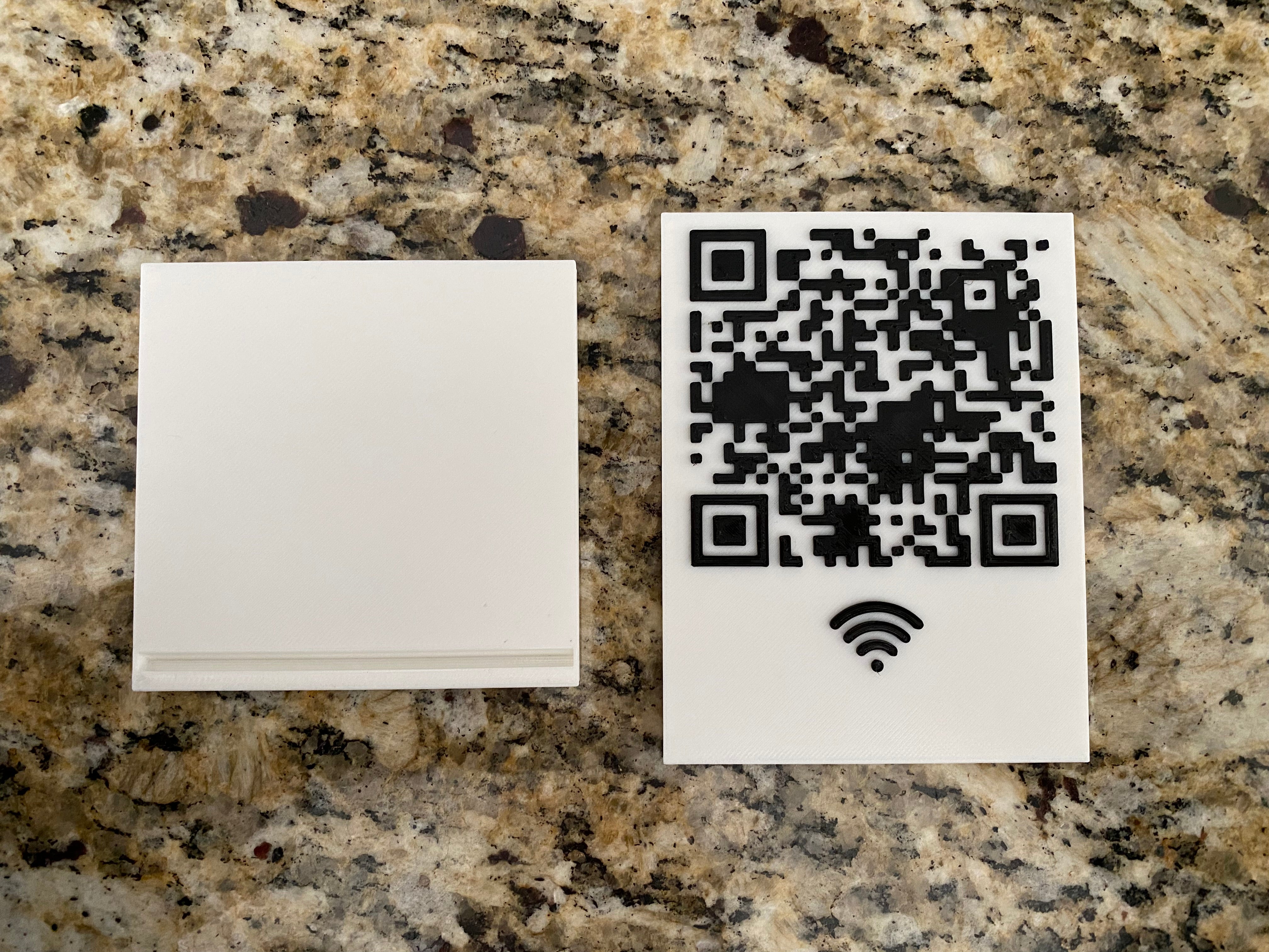 WiFi-QR-Code-Schild mit Ständer