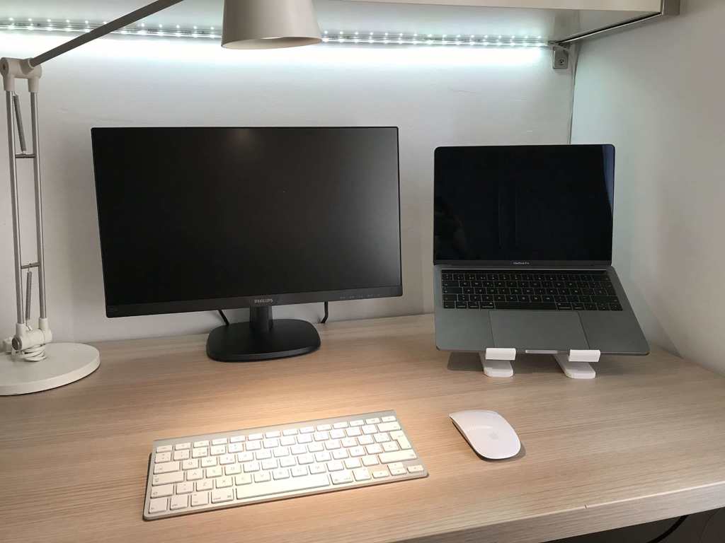 Laptopständer mit 2 Positionen für MacBook Pro 13"