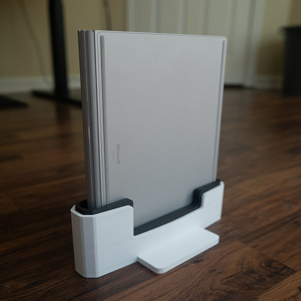 Tragbarer Ständer für Surface Book mit der Möglichkeit der individuellen Gestaltung