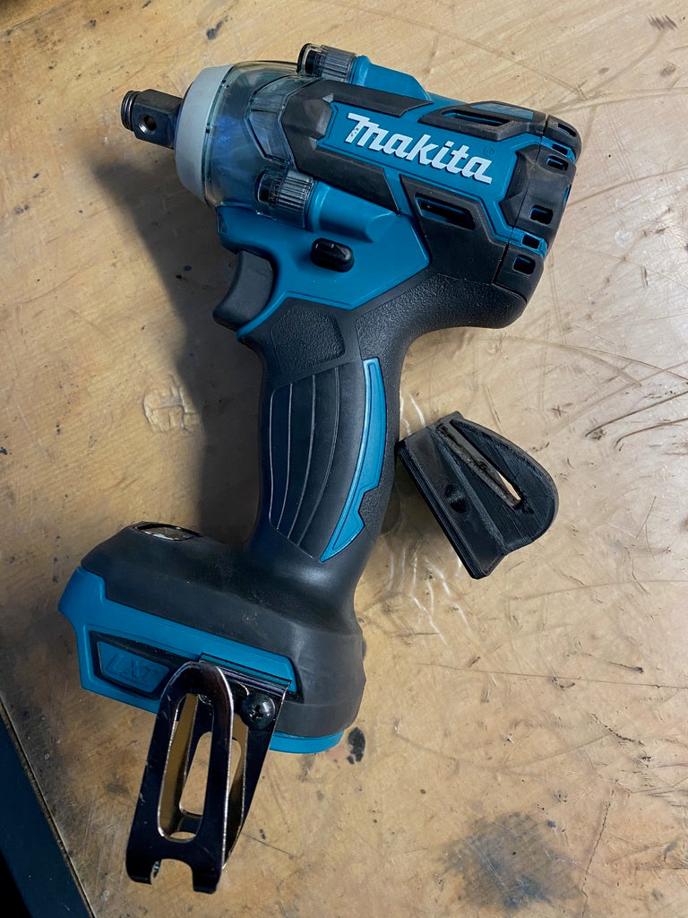 Wandhalterung für MAKITA 18V-Akku und Werkzeuge
