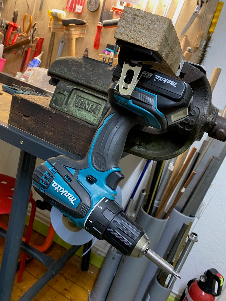 Wandhalterung für MAKITA 18V-Akku und Werkzeuge