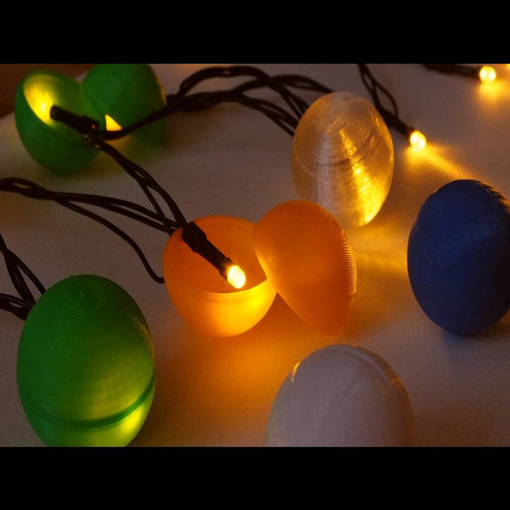 LED-Weihnachtsbaumkugel mit Licht